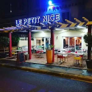 Hotel O Petit, Neuville-sur-Saône